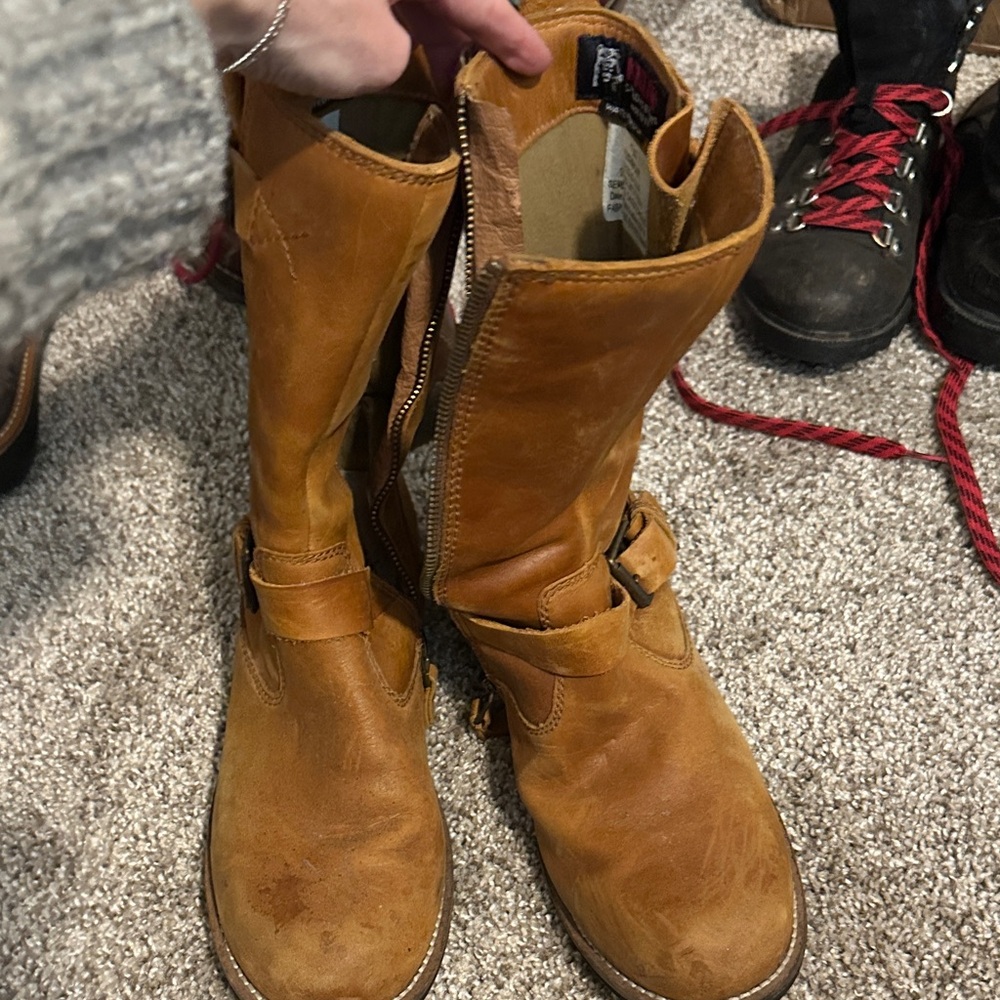 Kodiak Tan Leather Boots